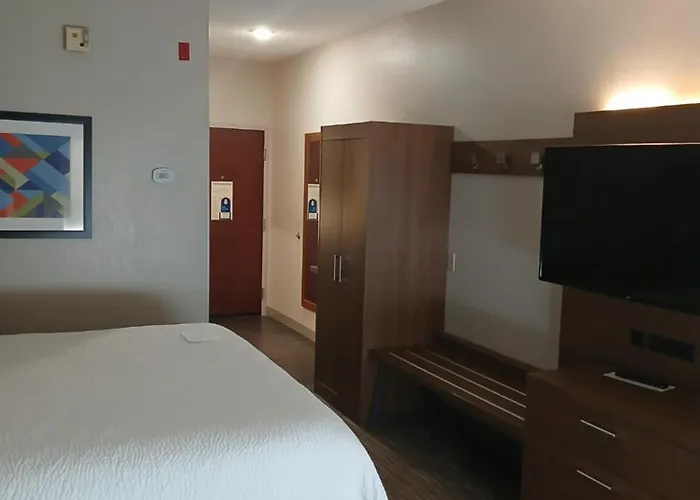 Holiday Inn Express Hotel & Suites Anniston/Oxford By Ihg
