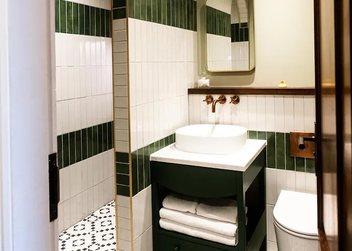 Longlands Inn & Cottages
