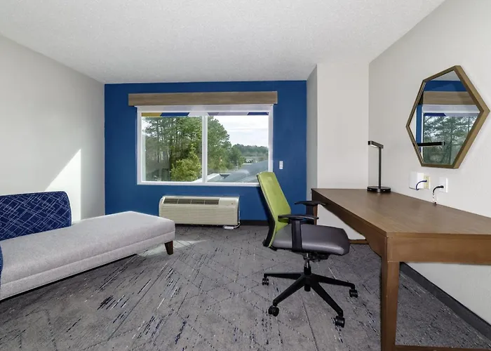 Holiday Inn Express & Suites Walterboro By Ihg