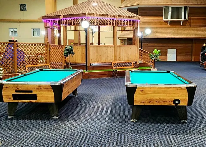 Katahdin Inn & Suites