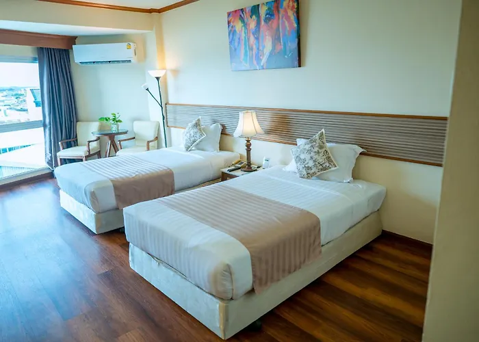 Viang Tak Riverside Hotel