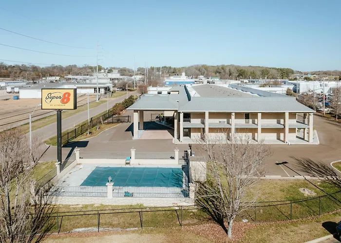 Super 8 By Wyndham Jackson Ms Near The Fairgrounds