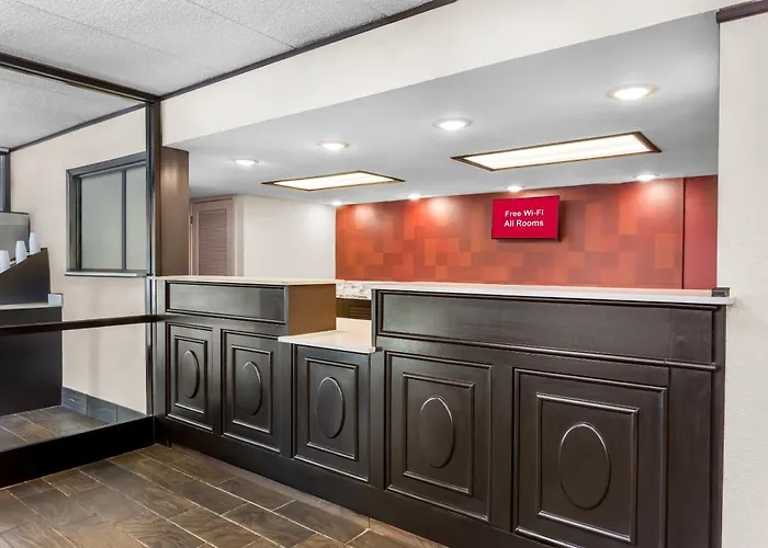 Red Roof Inn Plus Chicago - Hoffman Estates