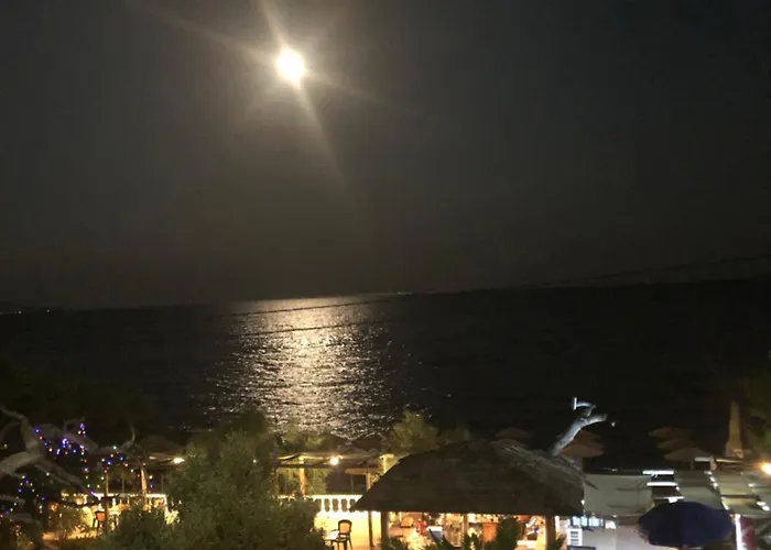 Sun Hotel Kineta Beach Front