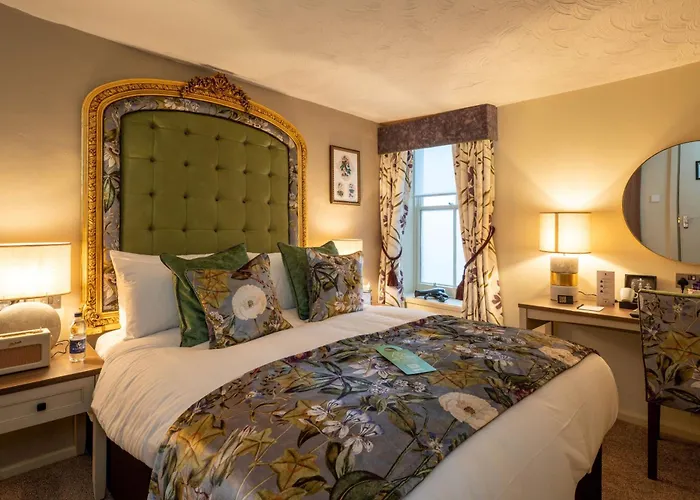 The Warwick Arms Hotel - The Coaching Inn Group