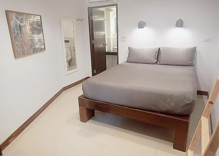 The Reef Hotel & Studios