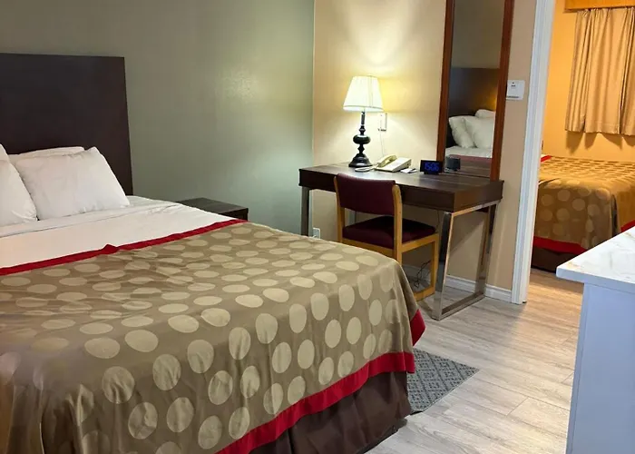 Grand Forks Inn