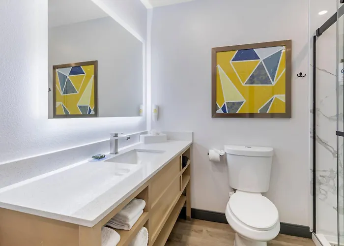 Comfort Inn & Suites Irvine Spectrum