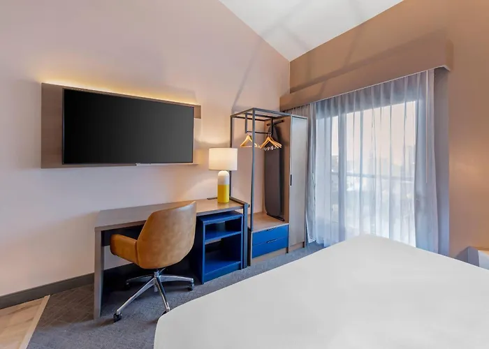 Comfort Inn & Suites Irvine Spectrum