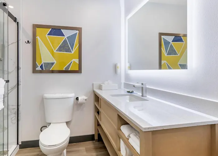 Comfort Inn & Suites Irvine Spectrum