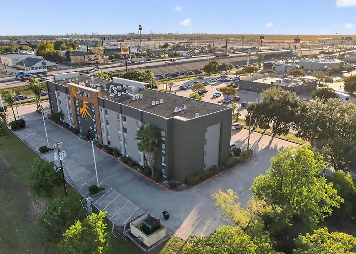La Quinta By Wyndham Houston Baytown East