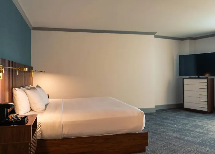 Comfort Inn & Suites Near Burke Mountain