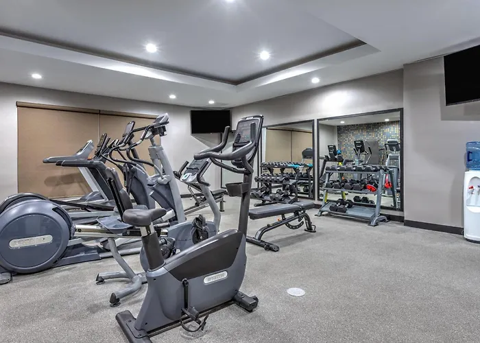 La Quinta Inn And Suites By Wyndham Paris