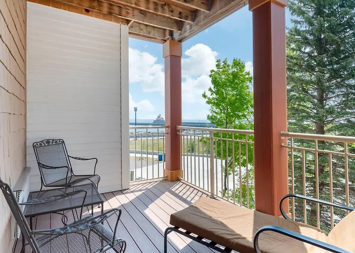 Lift Bridge Lodge, An Ascend Collection Hotel