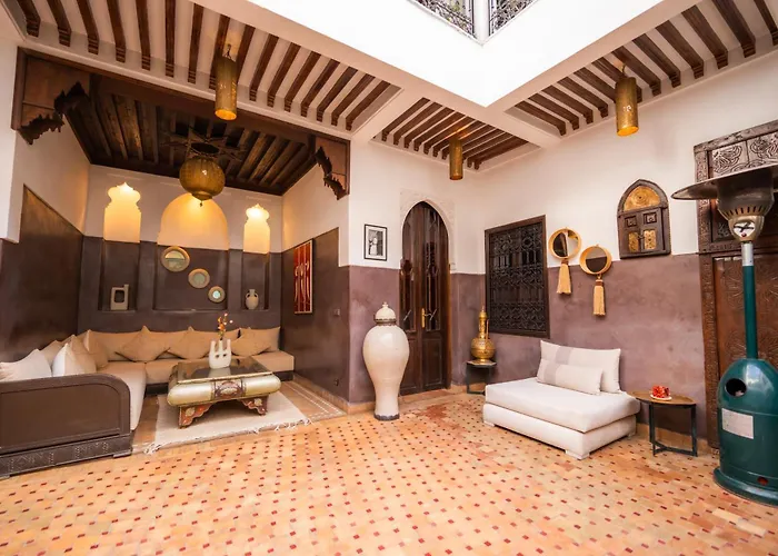 Riad La Porte Rouge By La Siredrah