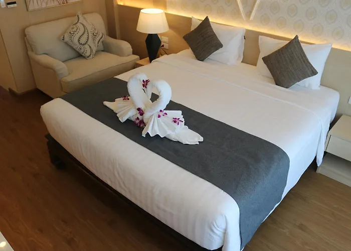 Baan Sailom Hotel Phuket - Sha Extra Plus