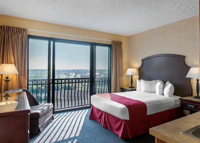 Shoreline Inn & Conference Center, An Ascend Collection Hotel