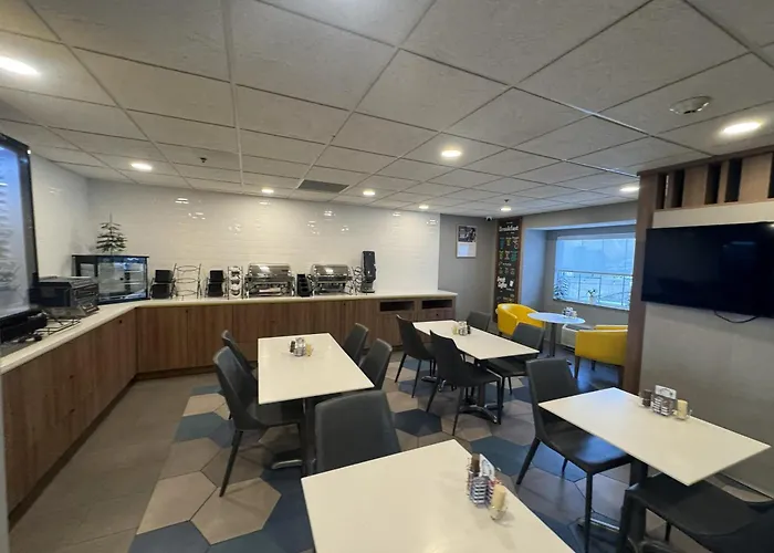 Microtel Inn & Suites By Wyndham Wheeling At The Highlands