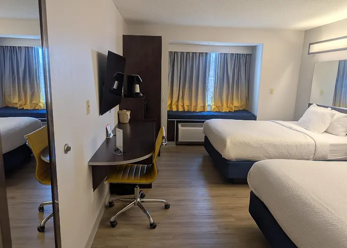 Microtel Inn & Suites By Wyndham Wheeling At The Highlands