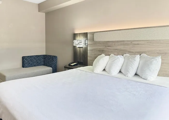 Reston Inn & Suites