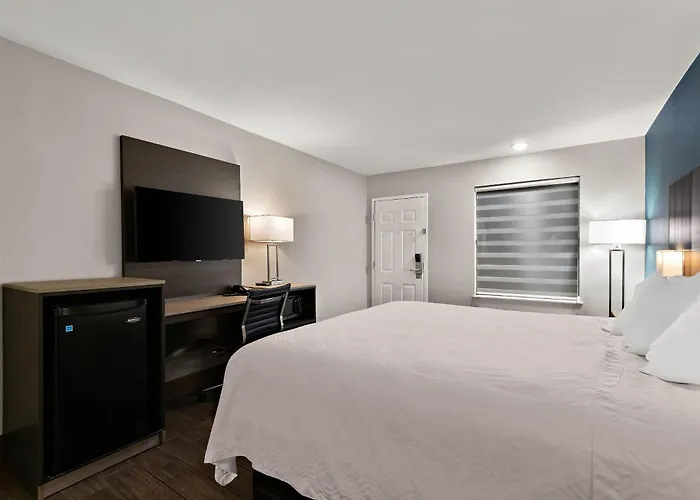 Econo Lodge Inn & Suites Laredo - Nuevo Laredo