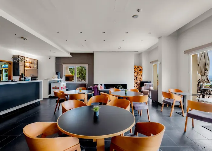 Orizontes View Hotel