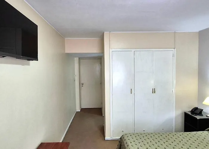 Hotel Puerta Del Sol