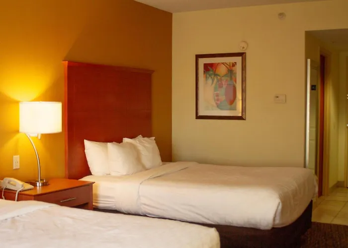 University Hotel & Suites Shippensburg, Trademark By Wyndham