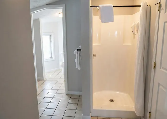 Pointes North Beachfront Hotel - 2 Person Spa Tub Studios