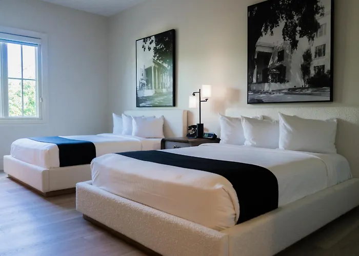 White House Hotel