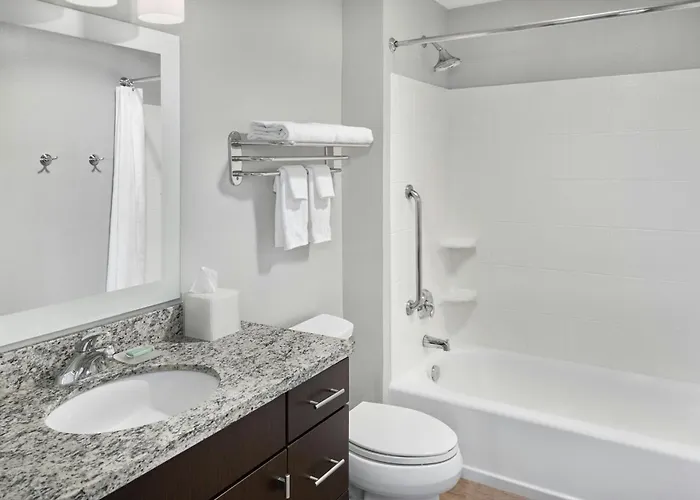 Towneplace Suites By Marriott Lawrence Downtown