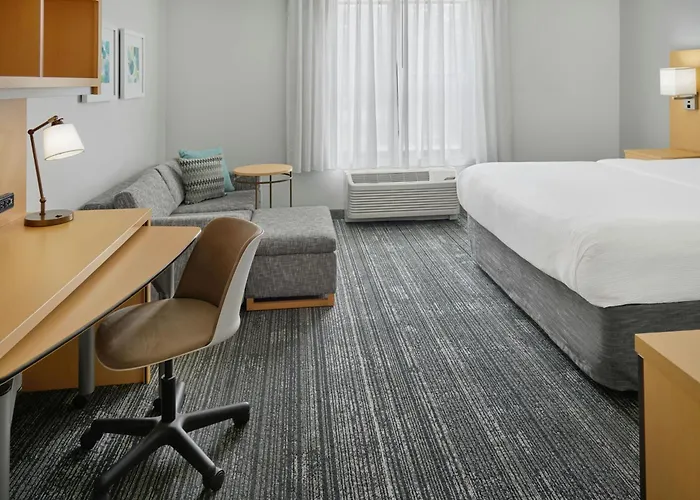 Towneplace Suites By Marriott Lawrence Downtown