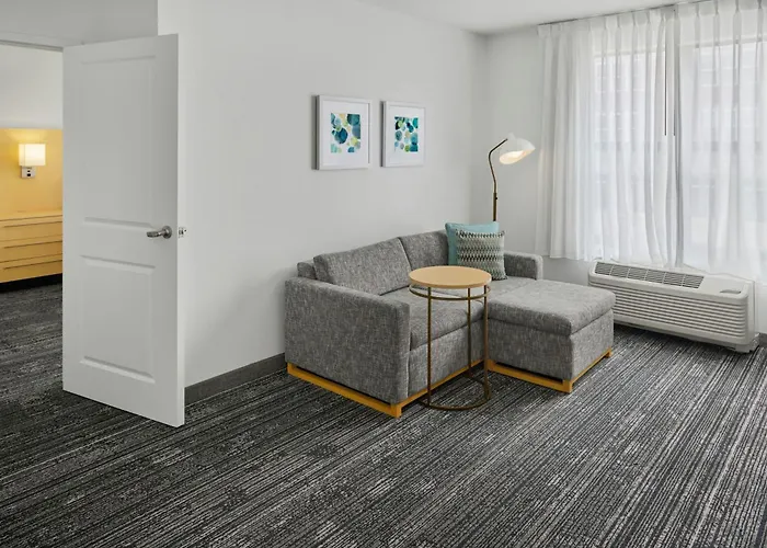 Towneplace Suites By Marriott Lawrence Downtown