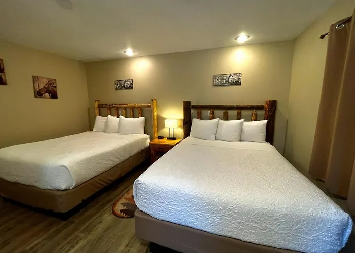 Riverfront Motel & Cabins