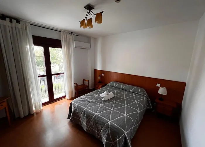 Hotel Puente De Piedra