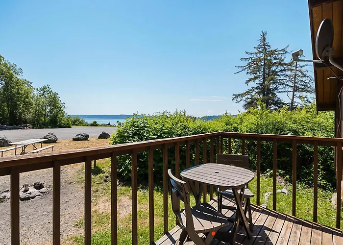 La Conner Camping Resort Cabin 7