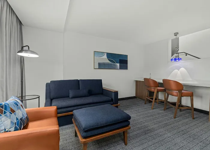 Courtyard By Marriott Oxford