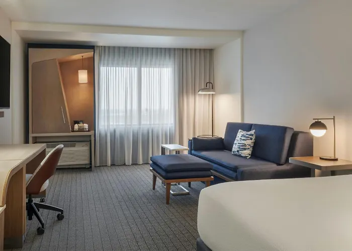 Courtyard By Marriott Redwood City