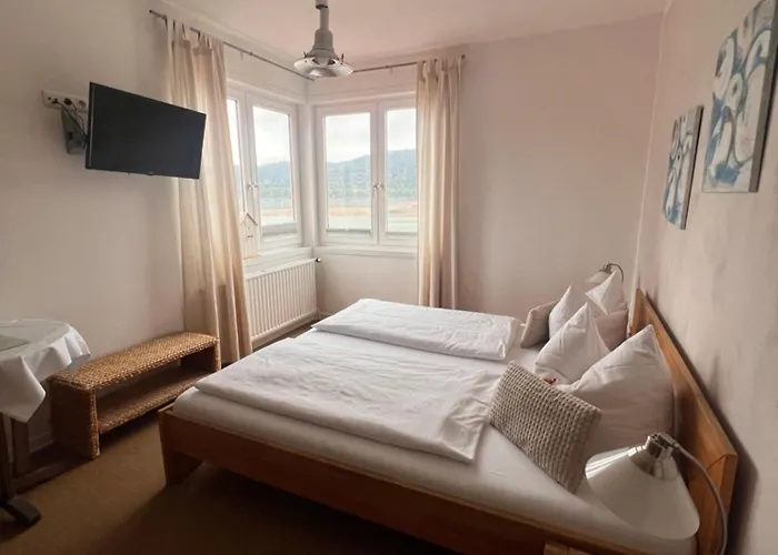 Strandhaus Edersee - Kaminzimmer, Seeblick, Badestrand, Seeterrasse