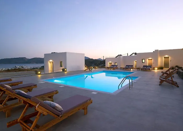 Lithos Luxury Rooms (Adults Only)
