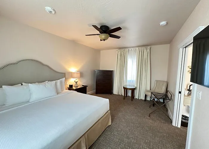 Resort At Eagle Point Golf Club Lodging
