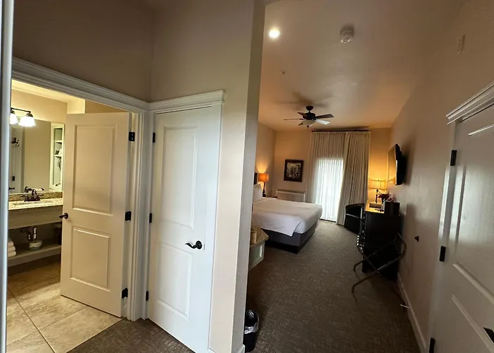 Resort At Eagle Point Golf Club Lodging