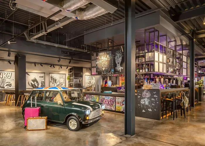 Moxy London Heathrow Airport