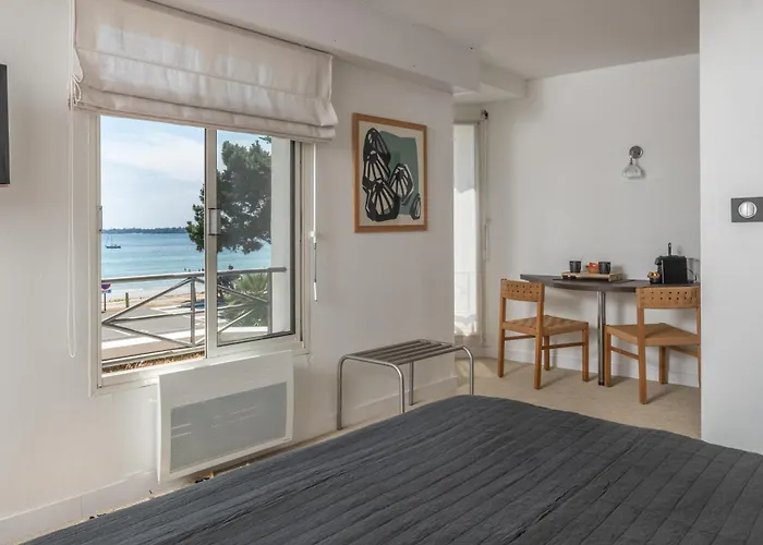 Logis Hotel De La Pointe Du Cap Coz