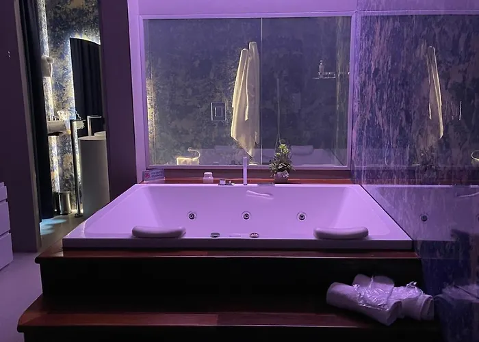 Hotel 2000