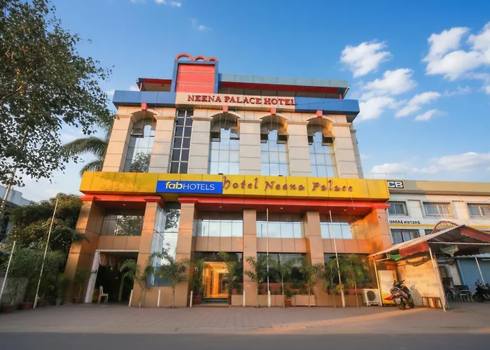 Fabhotel Neena Palace