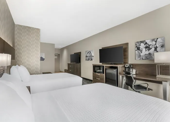 Best Western Plus Parkside Inn & Suites