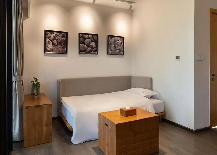 The Rock Hotel