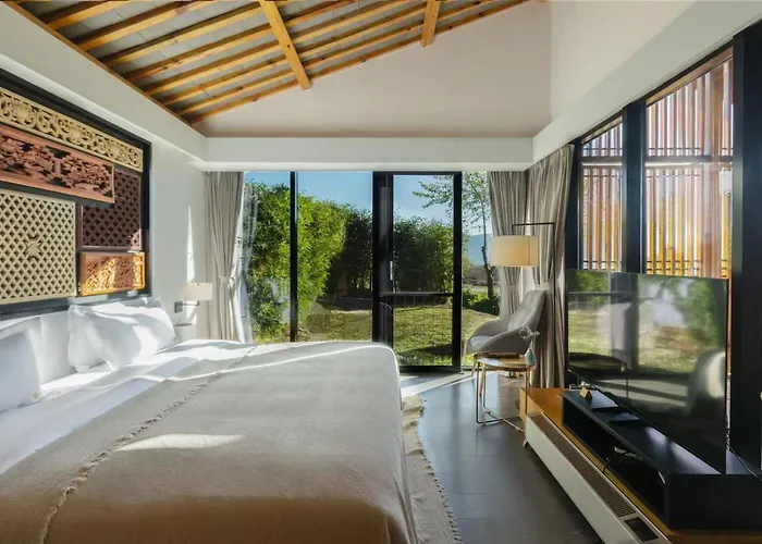 The Rock Hotel