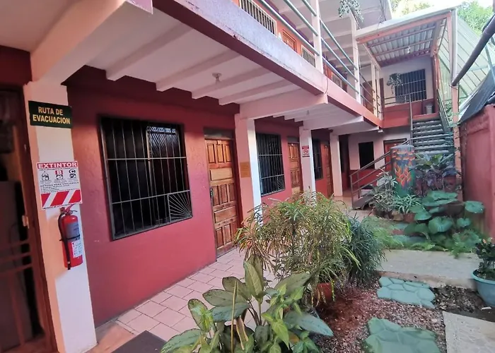 Hotel Cabinas Jacomar